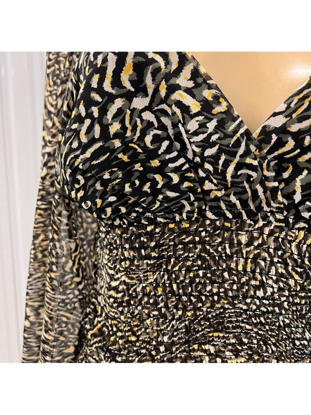 NWT $69 Steve Madden Print Top - Picture 6 of 8